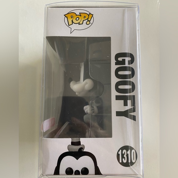 Disney 100 Funko Pop Goofy #1310 Target Exclusive - Picture 2 of 6